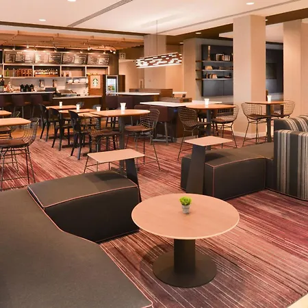 Hotel Courtyard By Marriott Toledo North